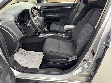 Mitsubishi Outlander, 2018г, передний привод, вариатор
