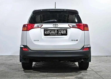 Toyota RAV4, 2014г, передний привод, механика