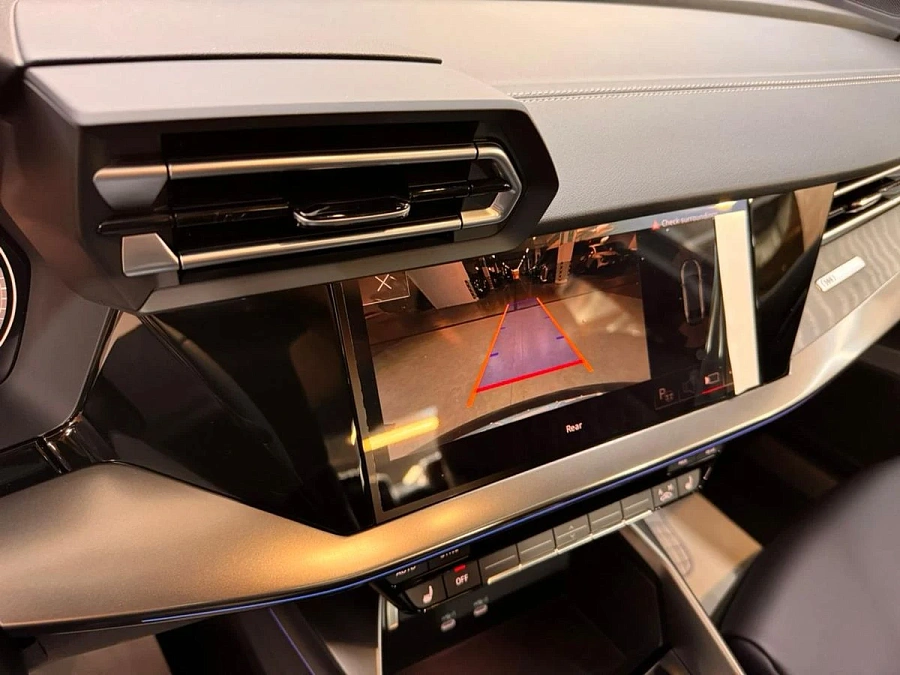 Audi , 2025г., передний привод, робот