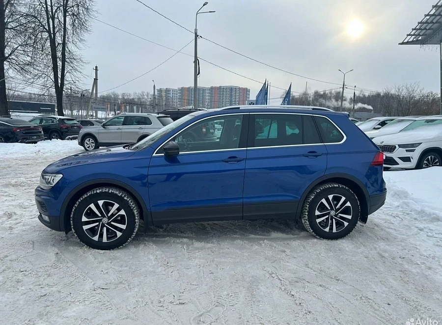 Volkswagen Tiguan, 2019г., передний привод, робот
