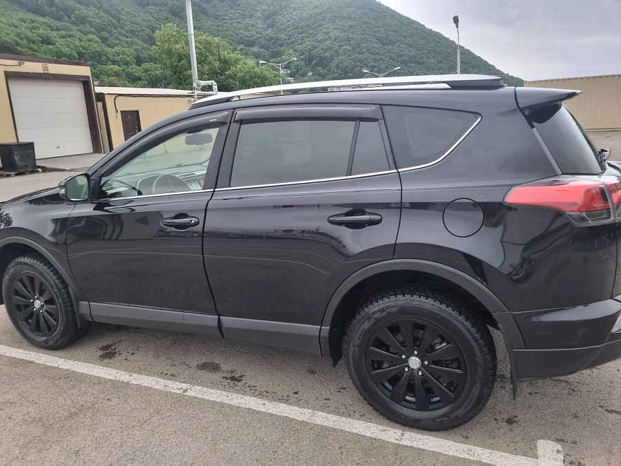 Toyota RAV4, 2016г., полный привод, вариатор