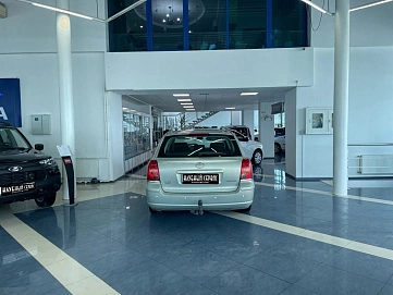 Toyota Avensis, 2005г, передний привод, механика