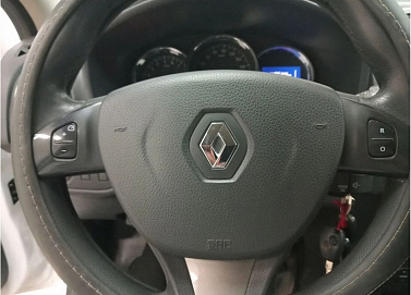 Renault Sandero, 2016г, передний привод, автомат