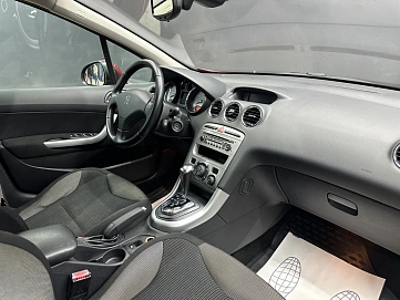 Peugeot 308, 2008г, передний привод, автомат