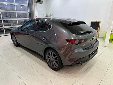 Mazda 3, 2021г, передний привод, автомат