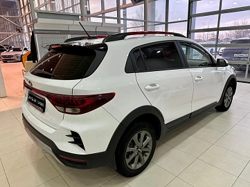 Kia , 2021г., передний привод, автомат