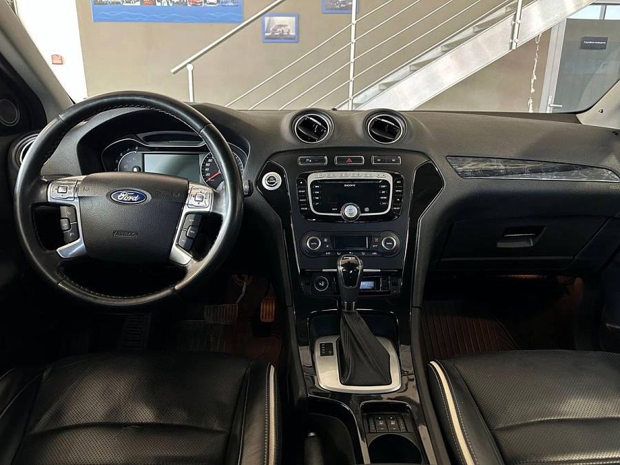 Ford Mondeo, 2012г., передний привод, робот