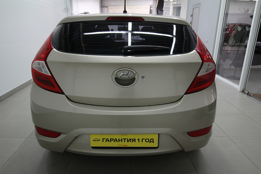 Hyundai Solaris, 2011г., передний привод, автомат