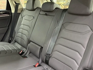 Volkswagen Touareg, 2025г, полный привод, автомат