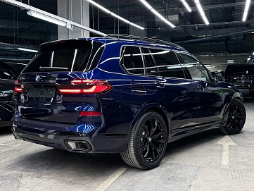 BMW X7, 2025г, полный привод, автомат