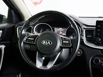 Kia Ceed, 2021г, передний привод, робот