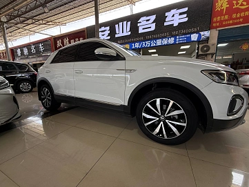 Volkswagen T-Roc, 2023г, передний привод, робот