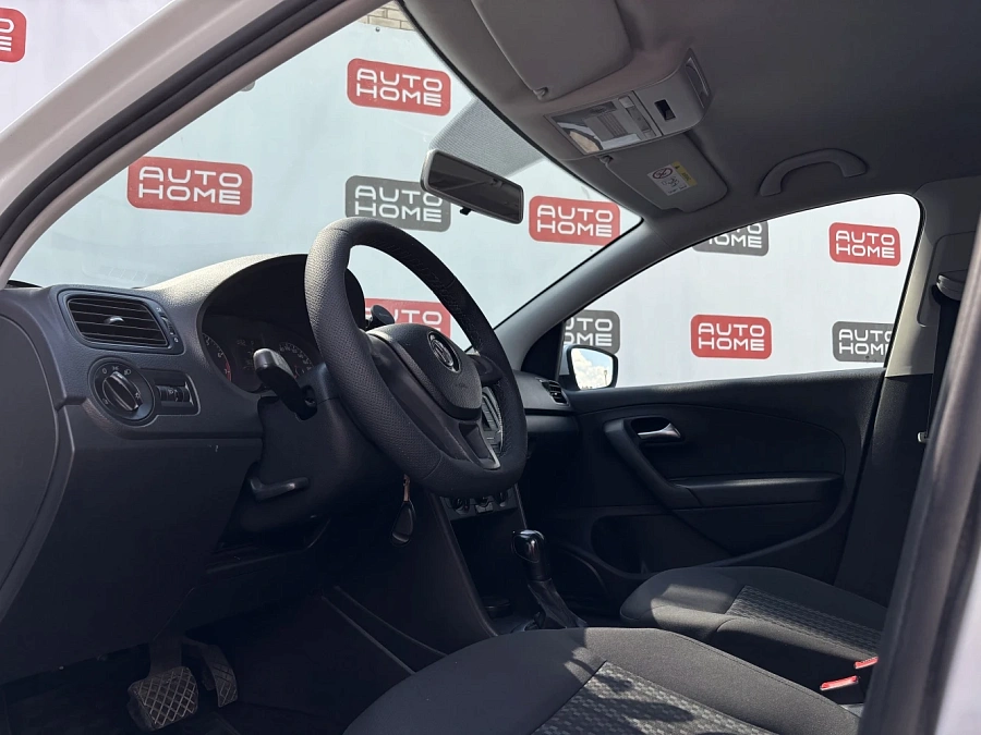 Volkswagen Polo, 2019г., передний привод, автомат