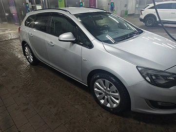 Opel Astra, 2013г, передний привод, механика