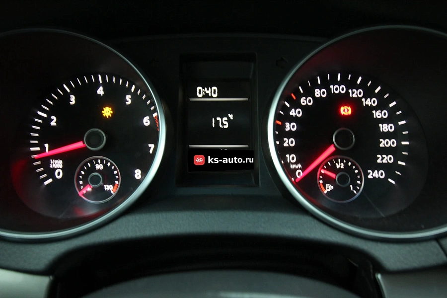 Volkswagen Golf, 2010г., передний привод, механика