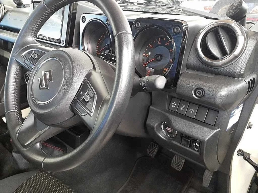 Suzuki Jimny, 2021г., полный привод, механика