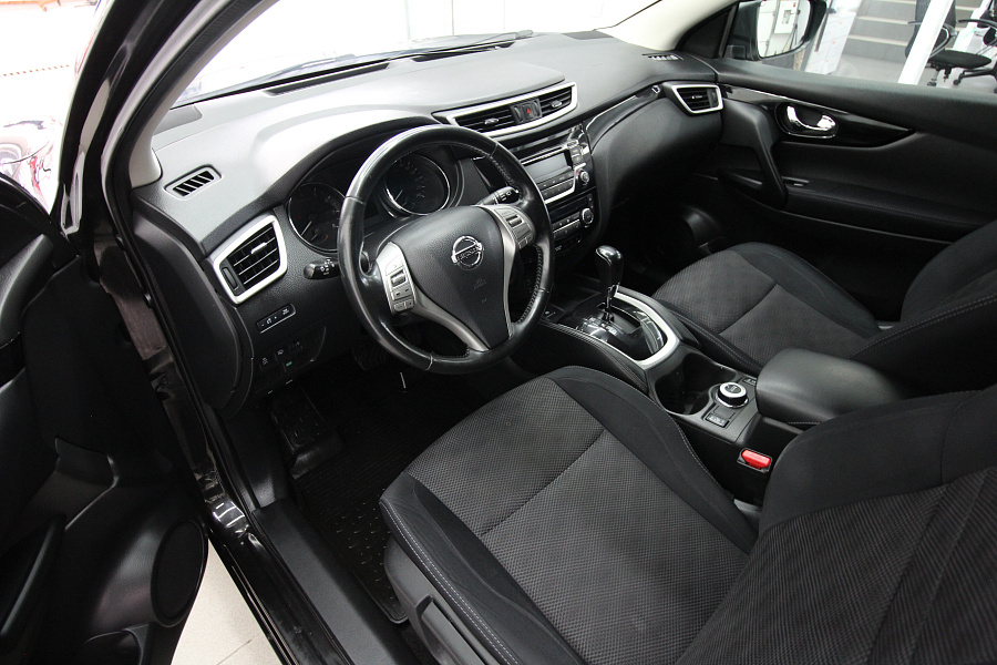 Nissan Qashqai, 2014г., передний привод, вариатор
