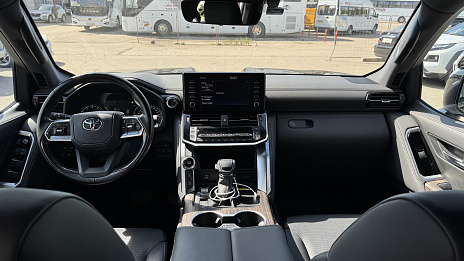 Toyota Land Cruiser, 2021г, полный привод, автомат