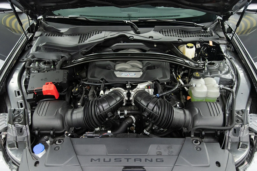 Ford Mustang, 2023г., задний привод, механика
