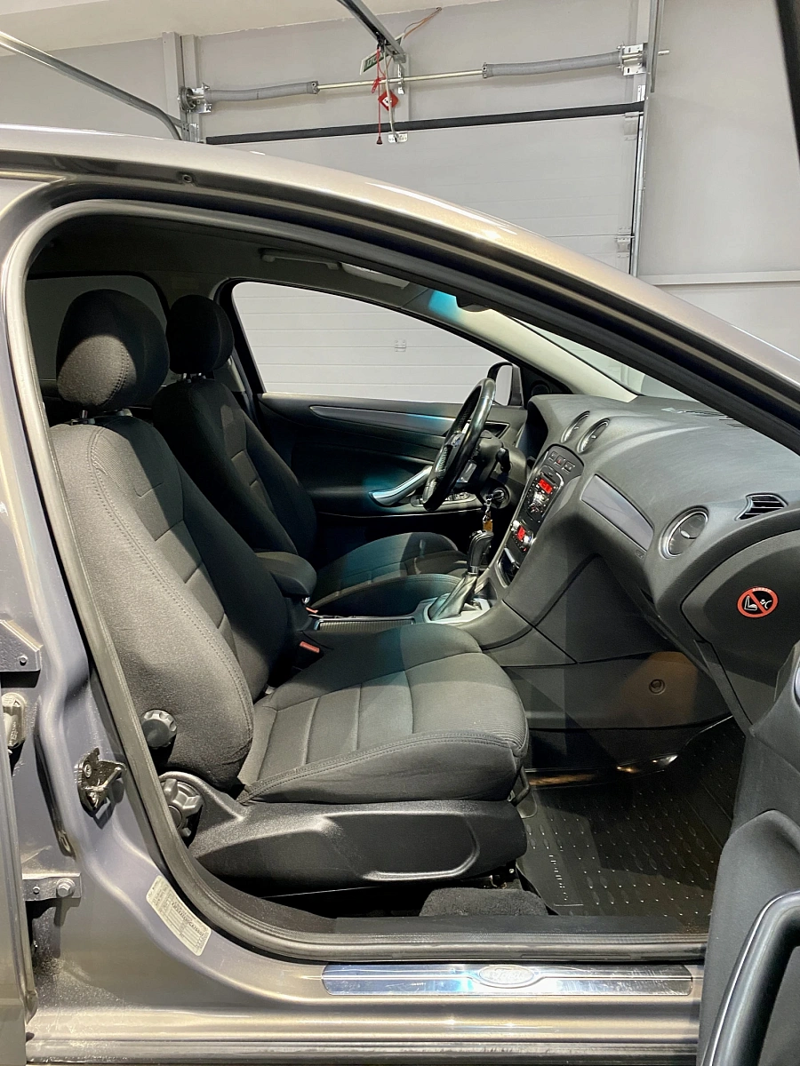 Ford Mondeo, 2012г., передний привод, робот