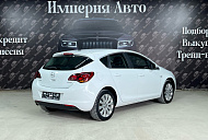 Opel Astra, 2011г., передний привод, автомат