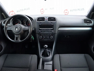 Volkswagen Golf, 2012г, передний привод, механика