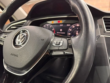 Volkswagen Tiguan, 2018г, полный привод, робот