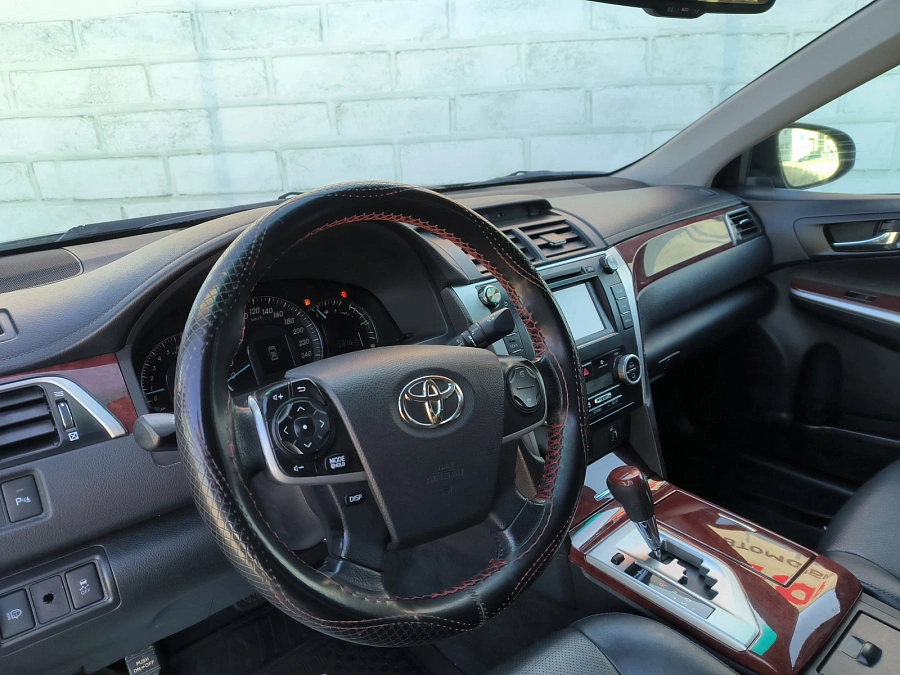 Toyota Camry, 2013г., передний привод, автомат