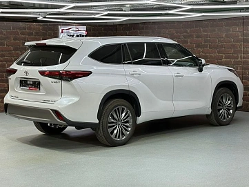Toyota Highlander, 2025г, полный привод, автомат