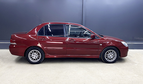 Mitsubishi Lancer, 2004г, передний привод, механика