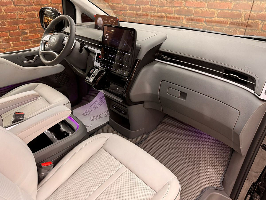 Hyundai Staria, 2023г., полный привод, автомат