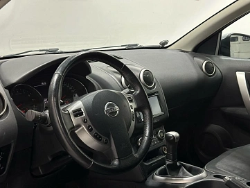 Nissan Qashqai, 2010г, передний привод, механика