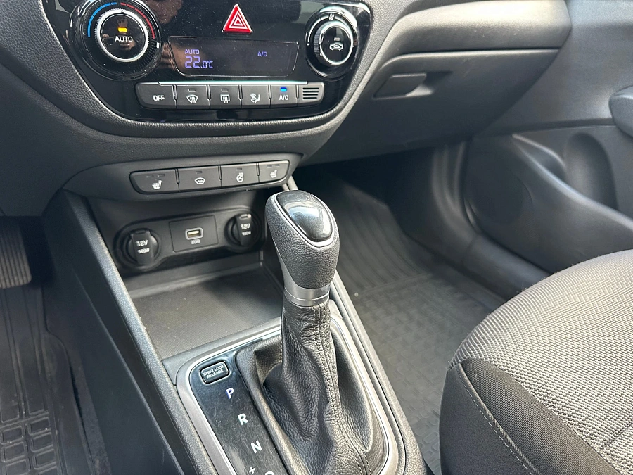 Hyundai Solaris, 2019г., передний привод, автомат