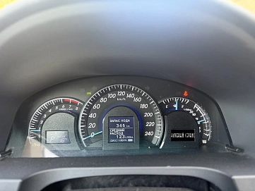 Toyota Camry, 2012г, передний привод, автомат