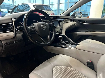 Toyota Camry, 2020г, передний привод, автомат