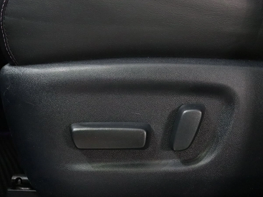 Toyota Harrier, 2016г., полный привод, вариатор