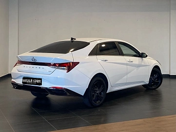 Hyundai Elantra, 2021г, передний привод, автомат
