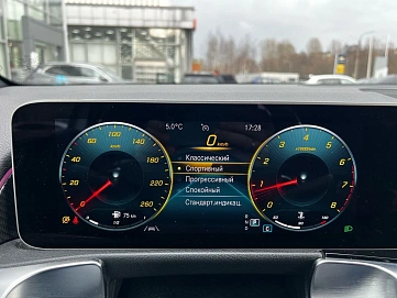 Mercedes-Benz GLB, 2020г, передний привод, робот