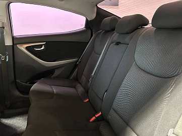 Hyundai Elantra, 2015г, передний привод, автомат