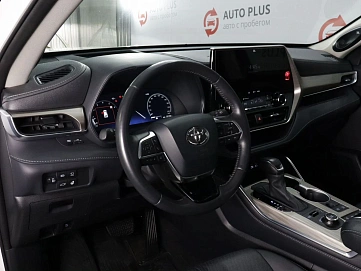 Toyota Highlander, 2025г, полный привод, автомат