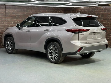 Toyota Highlander, 2025г, полный привод, автомат