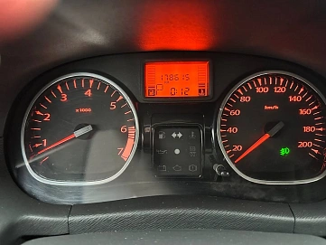 Renault Duster, 2013г, передний привод, автомат