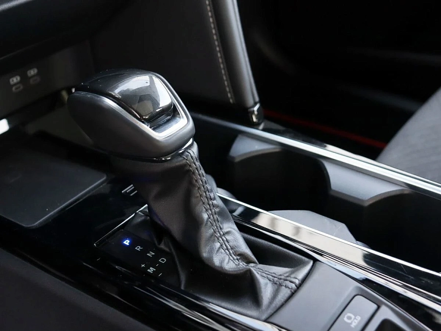 Toyota Camry, 2024г., передний привод, вариатор