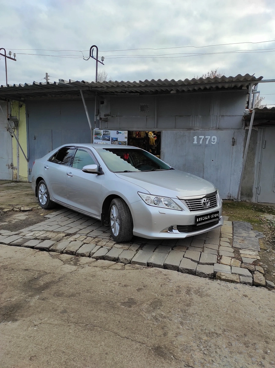 Toyota Camry, 2012г., передний привод, автомат