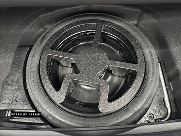 Volkswagen Golf, 2021г, передний привод, робот