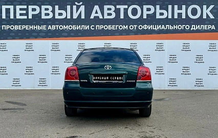 Toyota Avensis, 2005г, передний привод, автомат