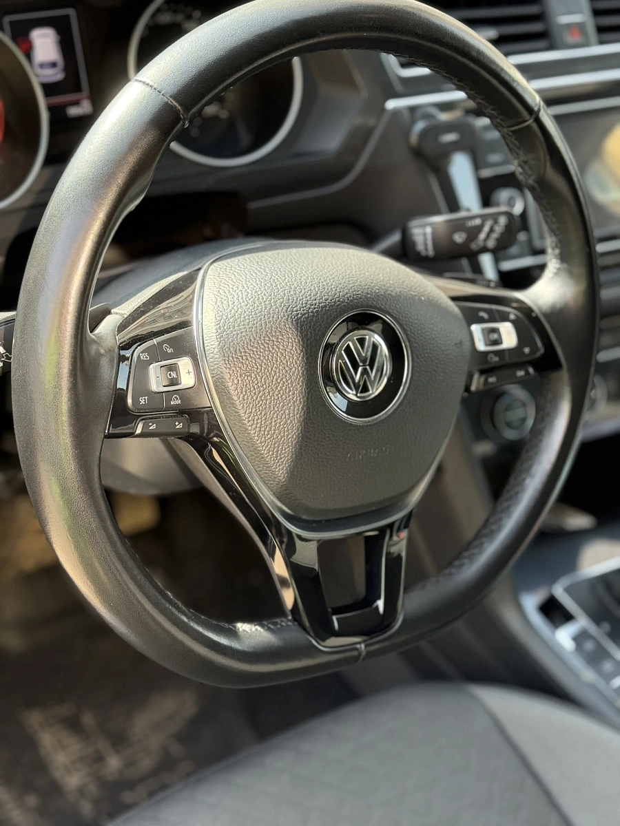 Volkswagen Tiguan, 2018г., полный привод, робот