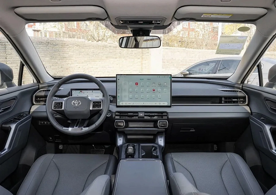 Toyota RAV4, 2026г., передний привод, вариатор