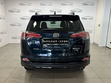 Toyota RAV4, 2018г, передний привод, автомат