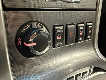 Nissan Pathfinder, 2011г., полный привод, механика